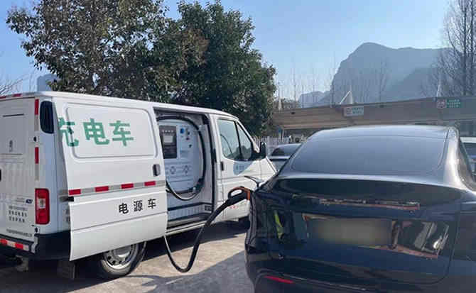克东汽车搭电