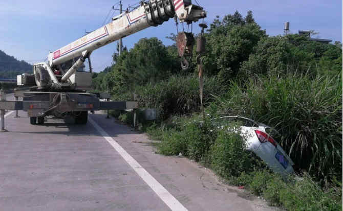 克东重载吊车救援
